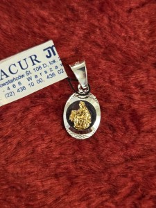 Medalik szkaplerzny srebrny z pozłacanym wizerunkiem - "nr 23"